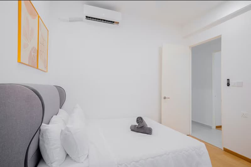 Condominium for Sale at Bay Laurel @ Country Garden Danga Bay - Bella Tan - Bedroom - PropertyGuru.com.my