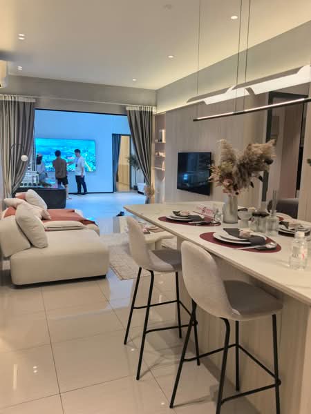 Kondominium untuk Dijual di Radium Arena (Urban Residences) Old Klang Road - Jack Kee - Living Room - PropertyGuru.com.my