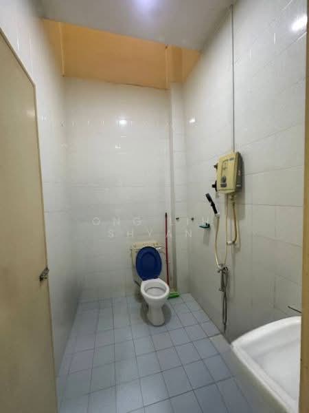 1-storey Terraced House for Sale in Pontian (Johor) - Ong Lih Shyan - Bathroom - PropertyGuru.com.my
