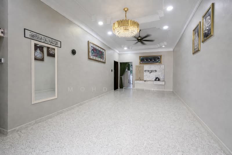 1-storey Terraced House for Sale in Taman Puteri Wangsa (Ulu Tiram) - Mohd Faez - Living Room - PropertyGuru.com.my
