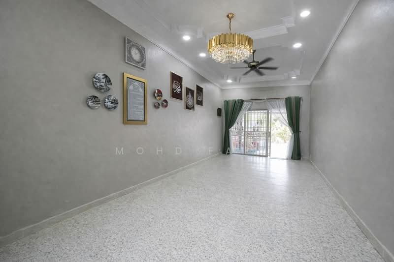 1-storey Terraced House for Sale in Taman Puteri Wangsa (Ulu Tiram) - Mohd Faez - Living Room - PropertyGuru.com.my