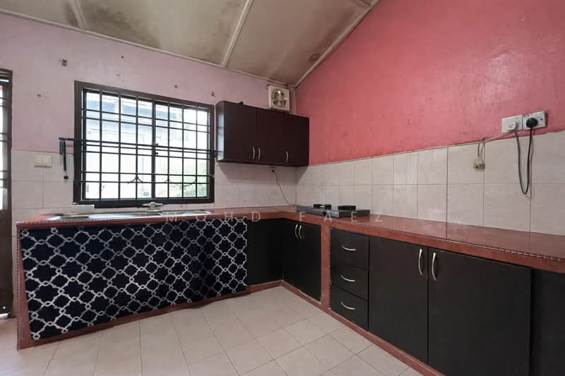 1-storey Terraced House for Sale in Taman Puteri Wangsa (Ulu Tiram) - Mohd Faez - Kitchen - PropertyGuru.com.my