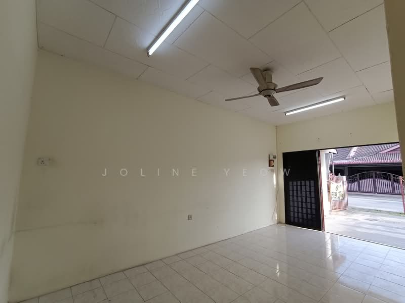 1-storey Terraced House for Sale in Ipoh (Perak) - Joline YEOW - Living Room - PropertyGuru.com.my