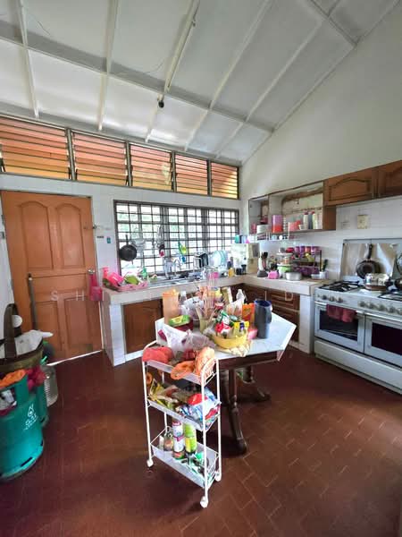 Rumah Banglo untuk Dijual di Seksyen 3 (Shah Alam) - Shiqin Saidin - Kitchen - PropertyGuru.com.my