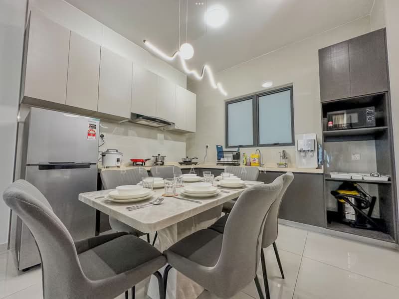 Condominium for Sale at Bay Point @ Country Garden Danga Bay - Bella Tan - Kitchen - PropertyGuru.com.my