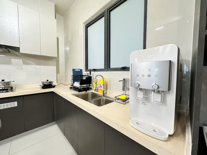 Condominium for Sale at Bay Point @ Country Garden Danga Bay - Bella Tan - Kitchen - PropertyGuru.com.my