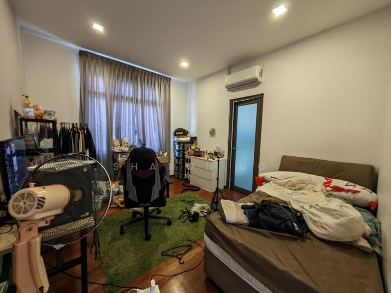 Rumah Berkembar untuk Dijual di Taman Sutera Utama (Skudai) - Sharon Ng - Bedroom - PropertyGuru.com.my