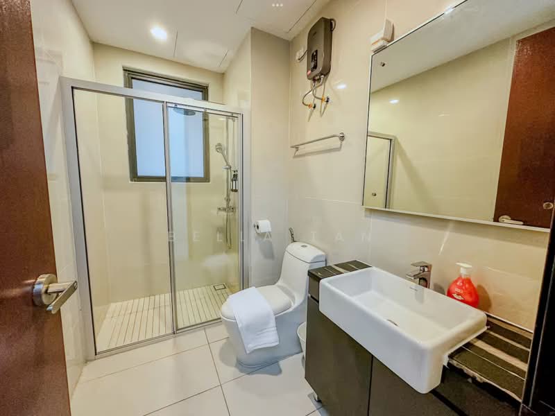 Condominium for Sale at Bay Point @ Country Garden Danga Bay - Bella Tan - Bathroom - PropertyGuru.com.my