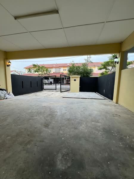Rumah Teres 2 Tingkat untuk Dijual di Bandar Saujana Putra (Tanjong Duabelas) - Ann Lim - Exterior - PropertyGuru.com.my