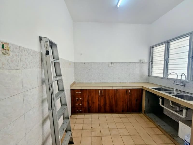 2-storey Terraced House for Rent in Usj 11 (Subang Jaya) - Celia Tan - Kitchen - PropertyGuru.com.my