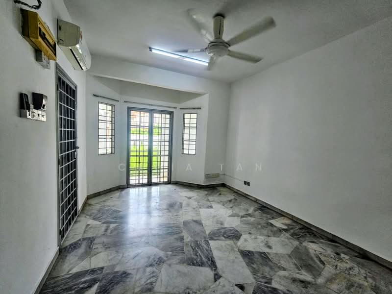 2-storey Terraced House for Rent in Usj 11 (Subang Jaya) - Celia Tan - Living Room - PropertyGuru.com.my