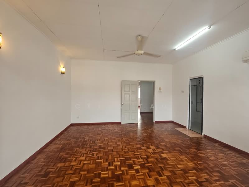 2-storey Terraced House for Rent in Usj 11 (Subang Jaya) - Celia Tan - Living Room - PropertyGuru.com.my