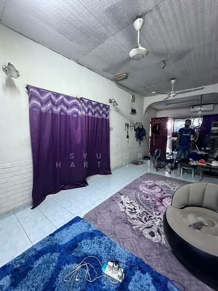 Rumah Teres 1 Tingkat untuk Dijual di Pelabuhan Klang (Selangor) - Syukor Hartanah - Living Room - PropertyGuru.com.my