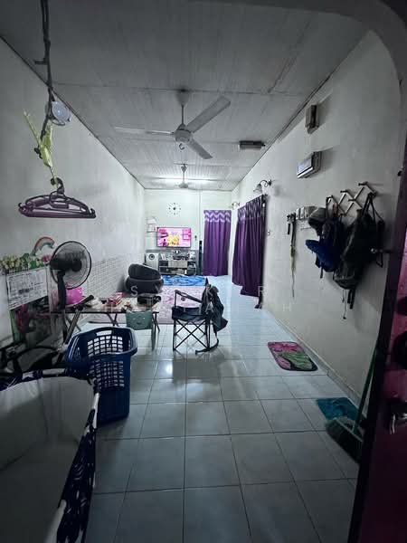 Rumah Teres 1 Tingkat untuk Dijual di Pelabuhan Klang (Selangor) - Syukor Hartanah - Living Room - PropertyGuru.com.my