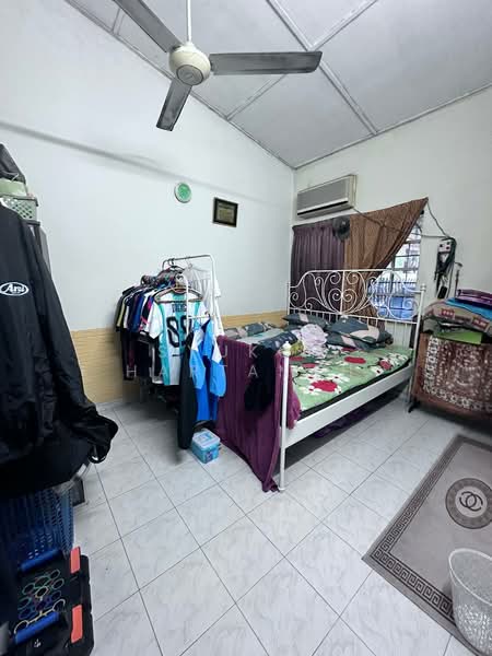 Rumah Teres 1 Tingkat untuk Dijual di Pelabuhan Klang (Selangor) - Syukor Hartanah - Bedroom - PropertyGuru.com.my