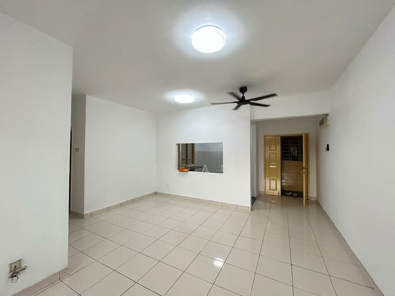 Pangsapuri untuk Dijual di Melur Apartment - Bee Ang - Living Room - PropertyGuru.com.my