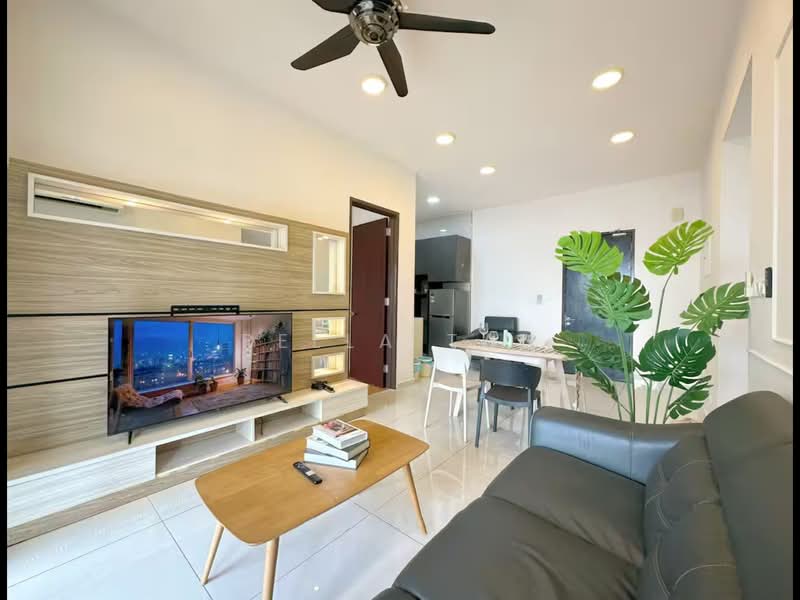 Kondominium untuk Dijual di Kings Bay @ Country Garden Danga Bay - Bella Tan - Living Room - PropertyGuru.com.my