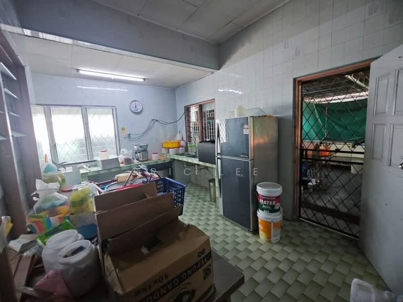 Rumah Teres 1 Tingkat untuk Dijual di Taman Ungku Tun Aminah (Skudai) - Eric Lee - Kitchen - PropertyGuru.com.my