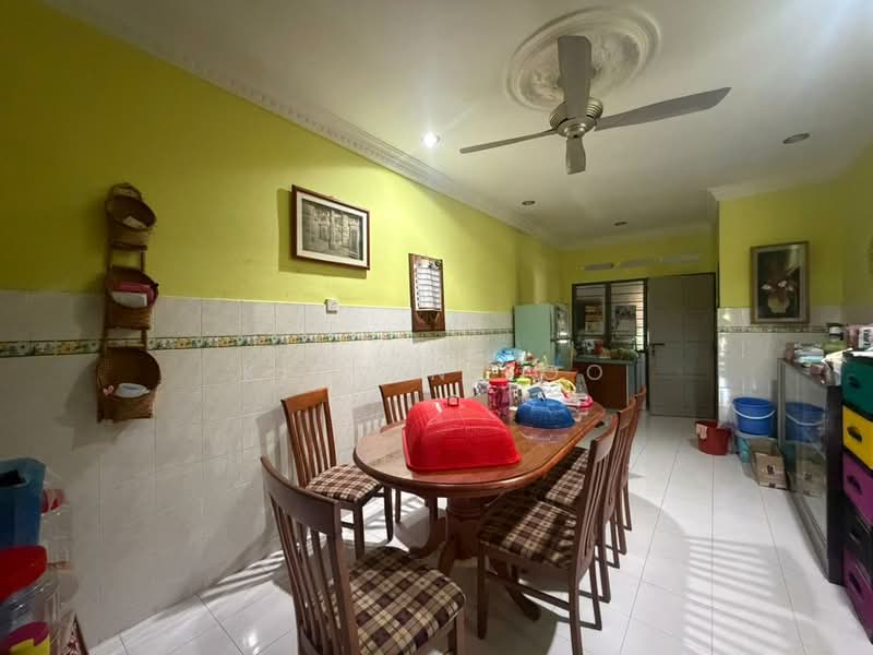Rumah Teres 2 Tingkat untuk Dijual di Taman Cicely (Teluk Intan) - Kelvin Foo - Dining Room - PropertyGuru.com.my