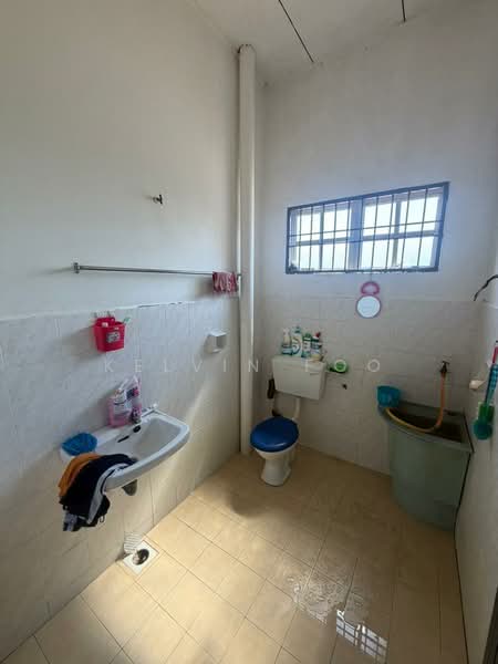 Rumah Teres 2 Tingkat untuk Dijual di Taman Cicely (Teluk Intan) - Kelvin Foo - Bathroom - PropertyGuru.com.my