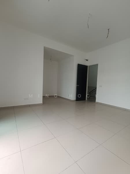 Terraced House for Sale in Bandar Putra (Kulai) - Meng Hock - Master room - PropertyGuru.com.my