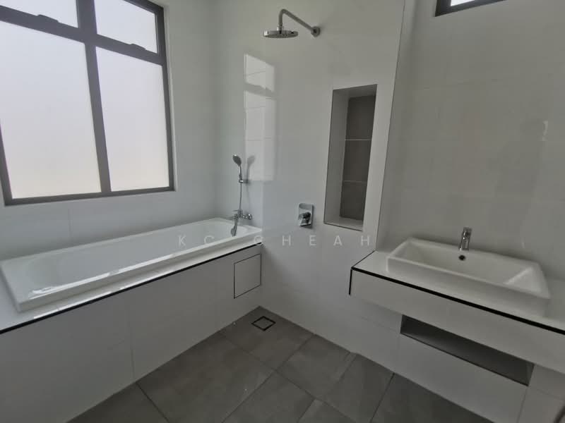 Rumah Banglo untuk Dijual di Kuala Selangor (Selangor) - KC Cheah - Bathroom - PropertyGuru.com.my