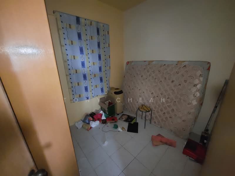 Pangsapuri untuk Dijual di Desa Bayan Apartment - Tony Cheah - Bedroom - PropertyGuru.com.my