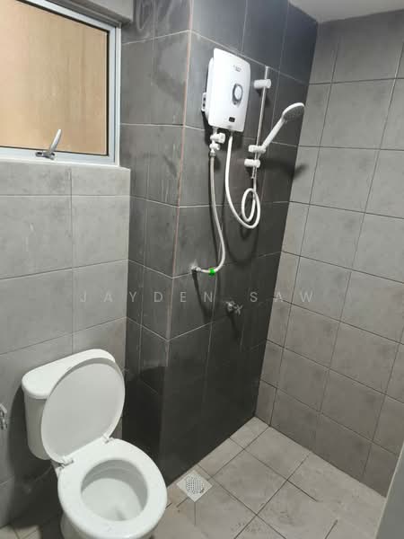 Kondominium untuk Disewa di Residensi Sateria - Jayden Saw - Bathroom - PropertyGuru.com.my