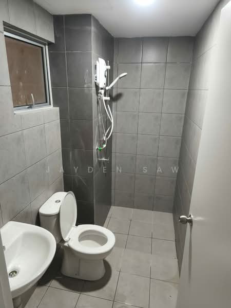 Kondominium untuk Disewa di Residensi Sateria - Jayden Saw - Bathroom - PropertyGuru.com.my