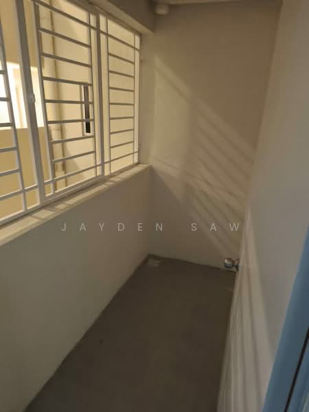 Kondominium untuk Disewa di Residensi Sateria - Jayden Saw - Balcony - PropertyGuru.com.my