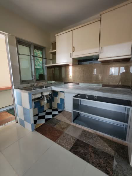 Pangsapuri untuk Disewa di Sri Bahagia Court - Bonie Tan - Kitchen - PropertyGuru.com.my