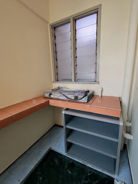 Pangsapuri untuk Disewa di Sri Bahagia Court - Bonie Tan - Kitchen - PropertyGuru.com.my