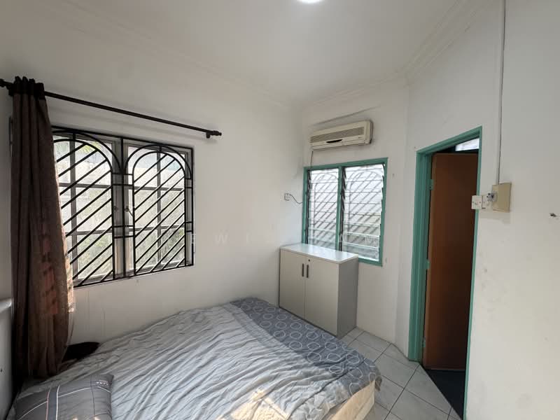 2.5-storey Terraced House for Sale in Taman Cheras Jaya (Cheras) - Lewis Tam - Bedroom - PropertyGuru.com.my