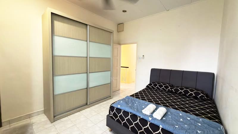 2-storey Terraced House for Sale in Bandar Bukit Puchong 2 (Puchong) - Hann . - Bedroom - PropertyGuru.com.my