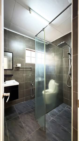 2-storey Terraced House for Sale in Bandar Bukit Puchong 2 (Puchong) - Hann . - Bathroom - PropertyGuru.com.my