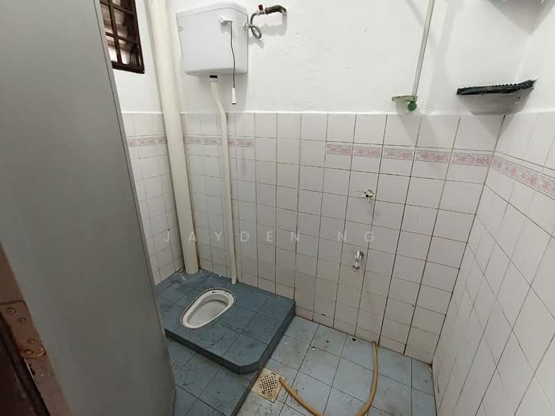 Rumah Teres 2 Tingkat untuk Dijual di Bandar Seri Alam (Masai) - Jayden Ng - Bathroom - PropertyGuru.com.my