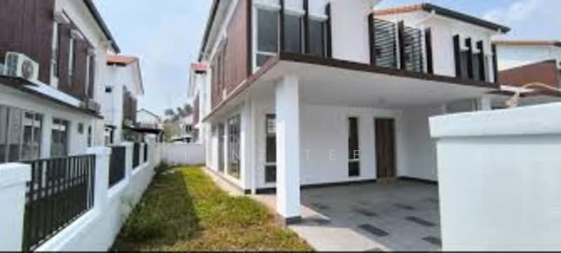 Cluster House for Sale in Hulu Langat (Selangor) - Lenz Tee - Exterior - PropertyGuru.com.my