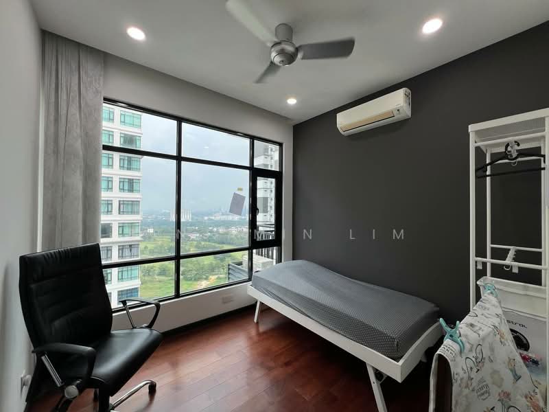 Servis Apartment untuk Dijual di Molek Regency - Benjamin Lim - Bedroom - PropertyGuru.com.my