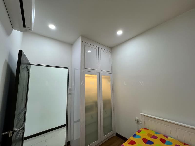 Servis Apartment untuk Dijual di Molek Regency - Benjamin Lim - Bedroom - PropertyGuru.com.my
