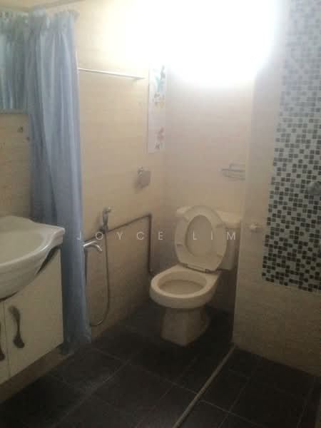 Condominium for Rent at Gurney Park Condominium - JOYCE LIM - Bathroom - PropertyGuru.com.my
