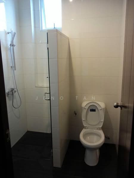 Warehouse for Rent in Kuching (Sarawak) - Jeno Tan - Bathroom - PropertyGuru.com.my