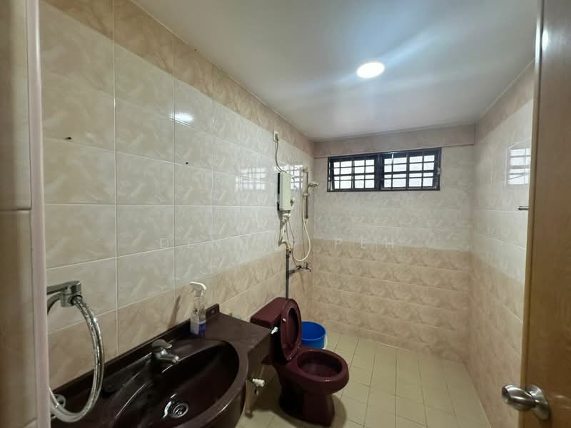 2-storey Terraced House for Rent in Taman Pelangi (Johor Bahru) - Dennis Peh - Bathroom - PropertyGuru.com.my