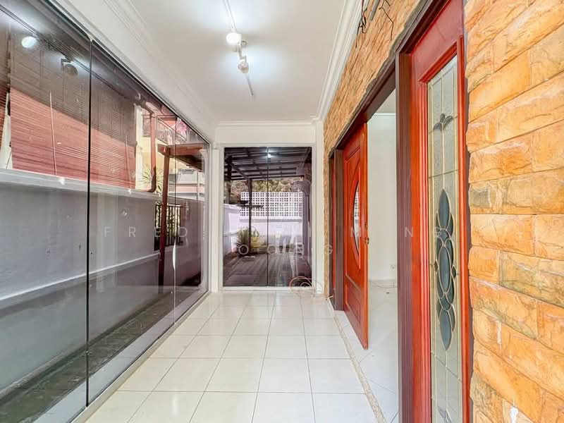Rumah Berkembar untuk Dijual di Alam Damai (Cheras) - Fred Chai Meng Foong - Entrance - PropertyGuru.com.my
