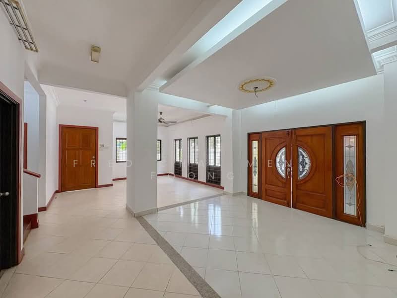 Rumah Berkembar untuk Dijual di Alam Damai (Cheras) - Fred Chai Meng Foong - Entrance - PropertyGuru.com.my
