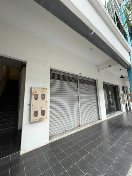 Pejabat untuk Disewa di Bandar Putra Permai (Seri Kembangan) - YY Chong - Exterior - PropertyGuru.com.my