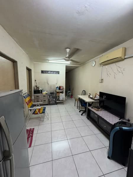 Rumah Flat untuk Dijual di Seri Aman Apartment - Jasmine Yap - Living Room - PropertyGuru.com.my