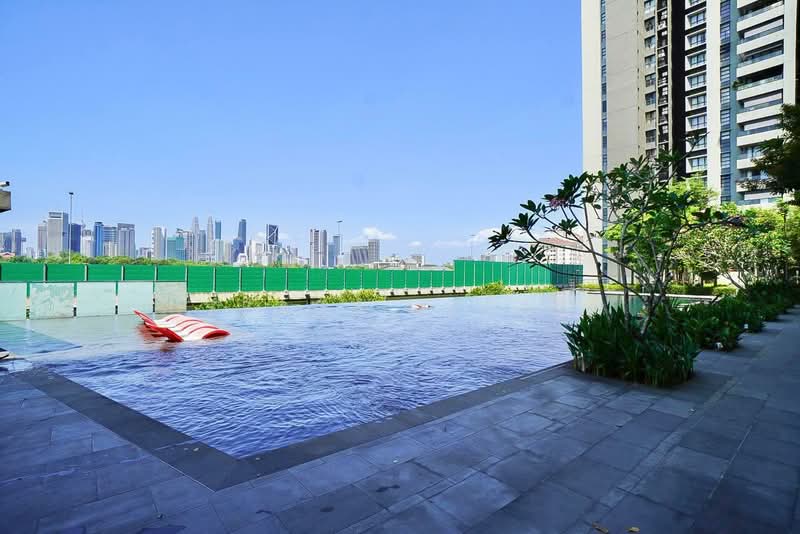 Servis Apartment untuk Dijual di G Residence - Izzaza Izzati - Pool - PropertyGuru.com.my