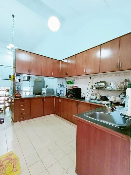 1.5-storey Terraced House for Sale in Taman Bukit Jaya (Ulu Tiram) - Ray Tung - Kitchen - PropertyGuru.com.my