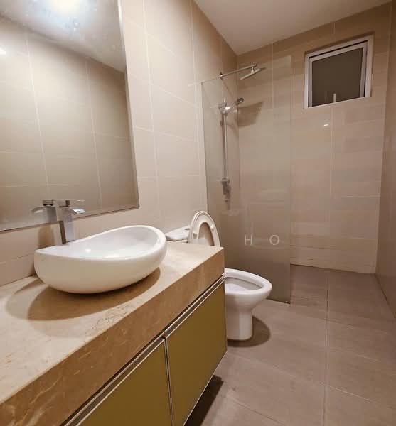 Servis Apartment untuk Dijual di Serviced Residence @ Binjai 8 - Pearl Ho - Bathroom - PropertyGuru.com.my