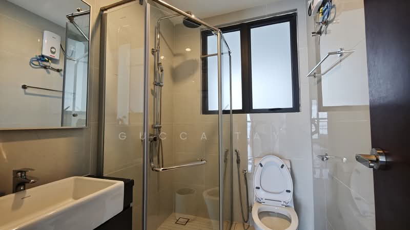Condominium for Sale at Lovell @ Country Garden Danga Bay - Gucca Tay - Bathroom - PropertyGuru.com.my
